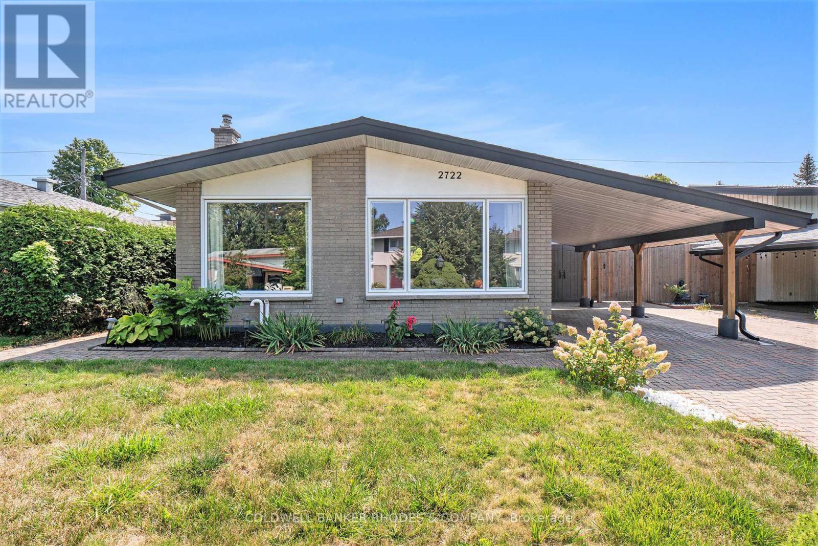 2722 Stone Cres, Ottawa, ON K2H 6Z1