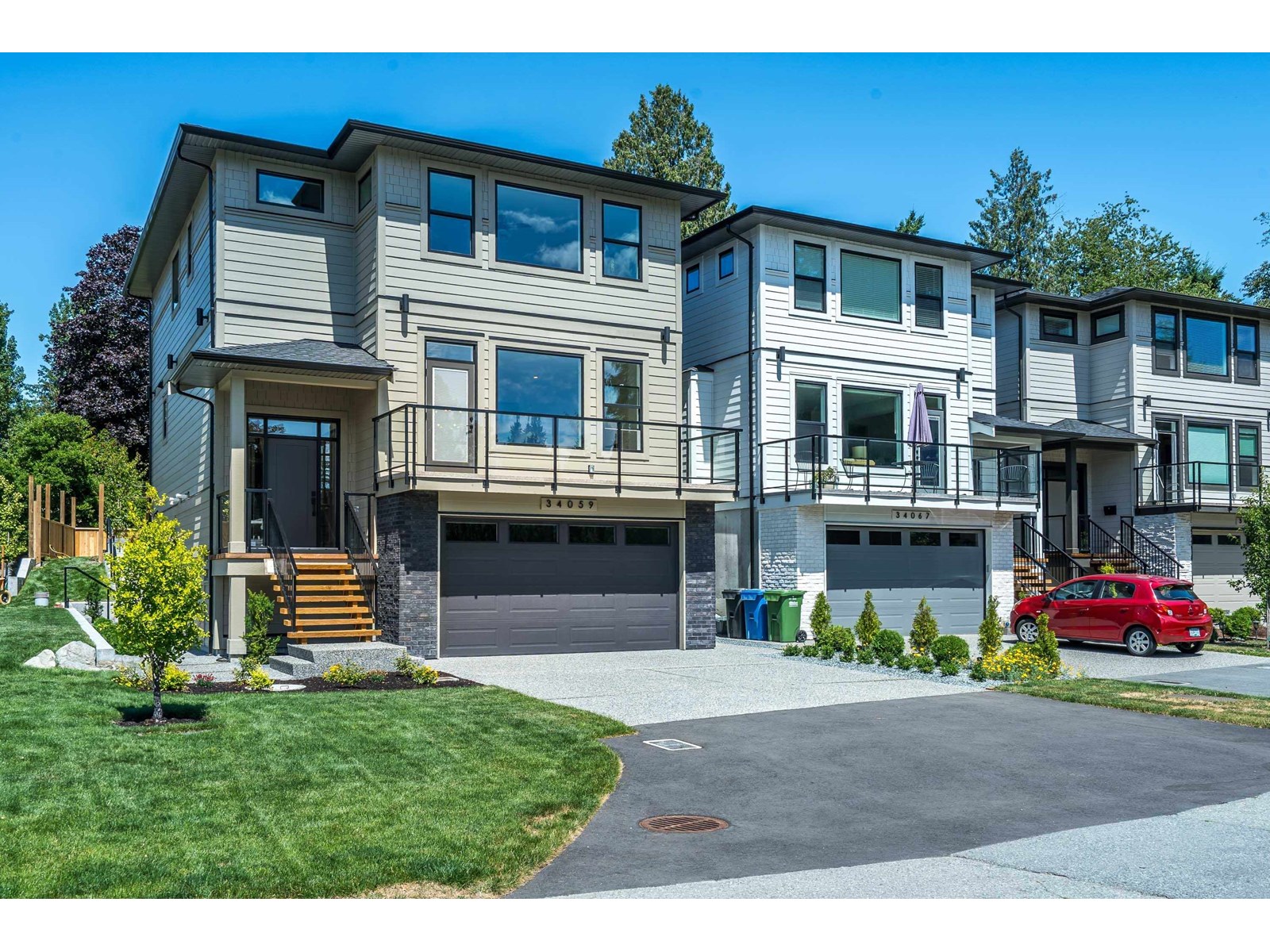 34059 Woodbine St, Abbotsford, BC V2S 2R3