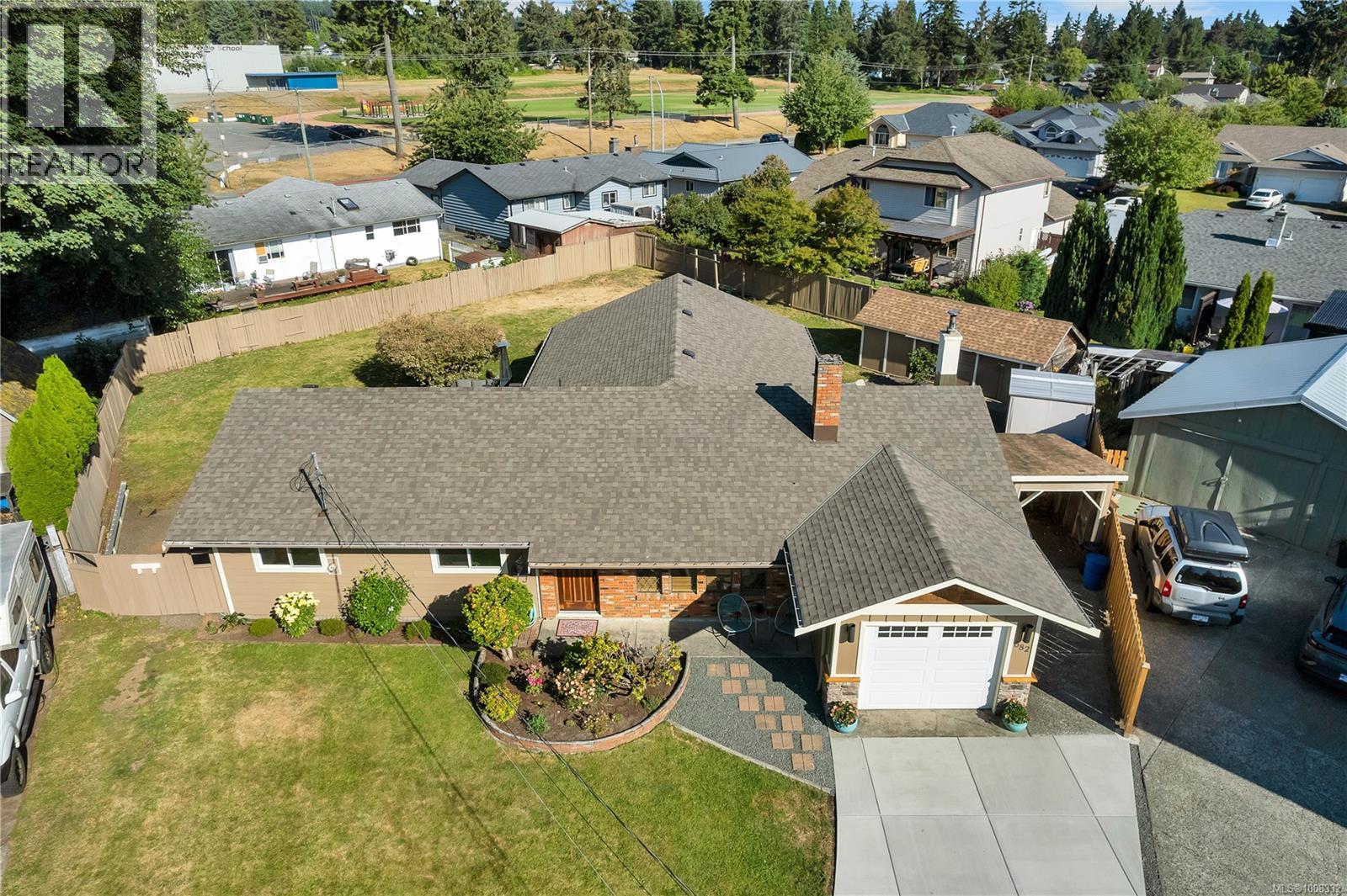 682 Holland Pl, Campbell River, BC V9W 5N8