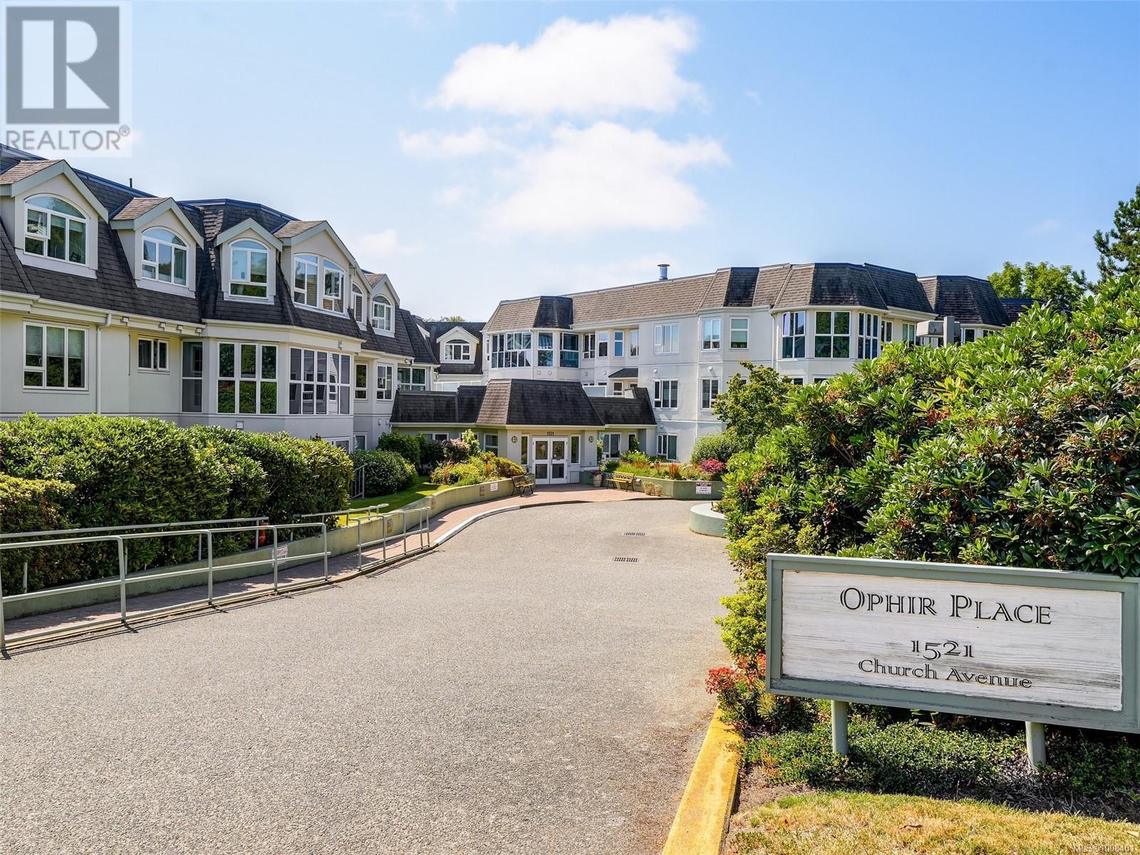 1521 Church Ave Unit 301 Ave, Saanich, BC V8P 5T2