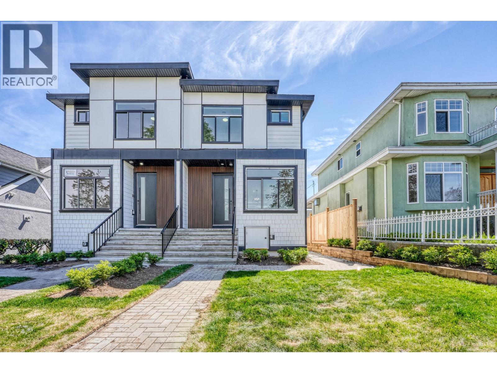 2262 Newport Ave, Vancouver, BC V5P 2J2