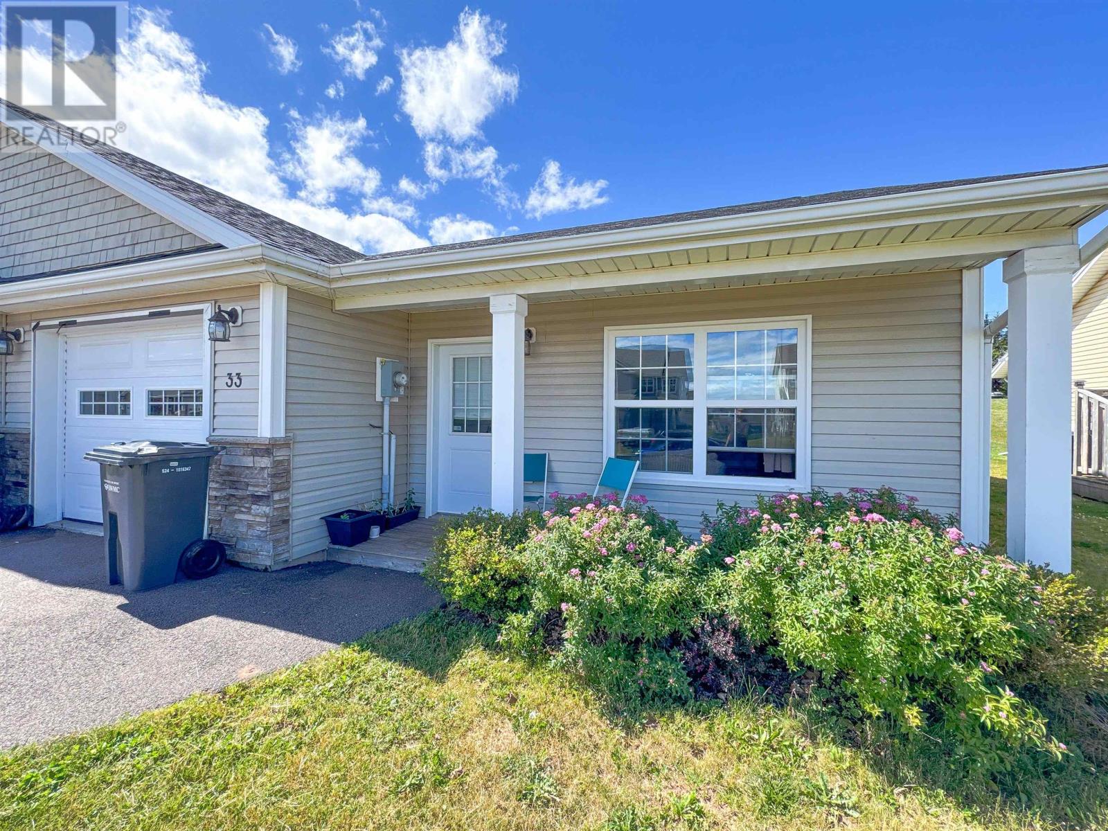 33 Parkman Dr, Charlottetown, PE C1C 0T3