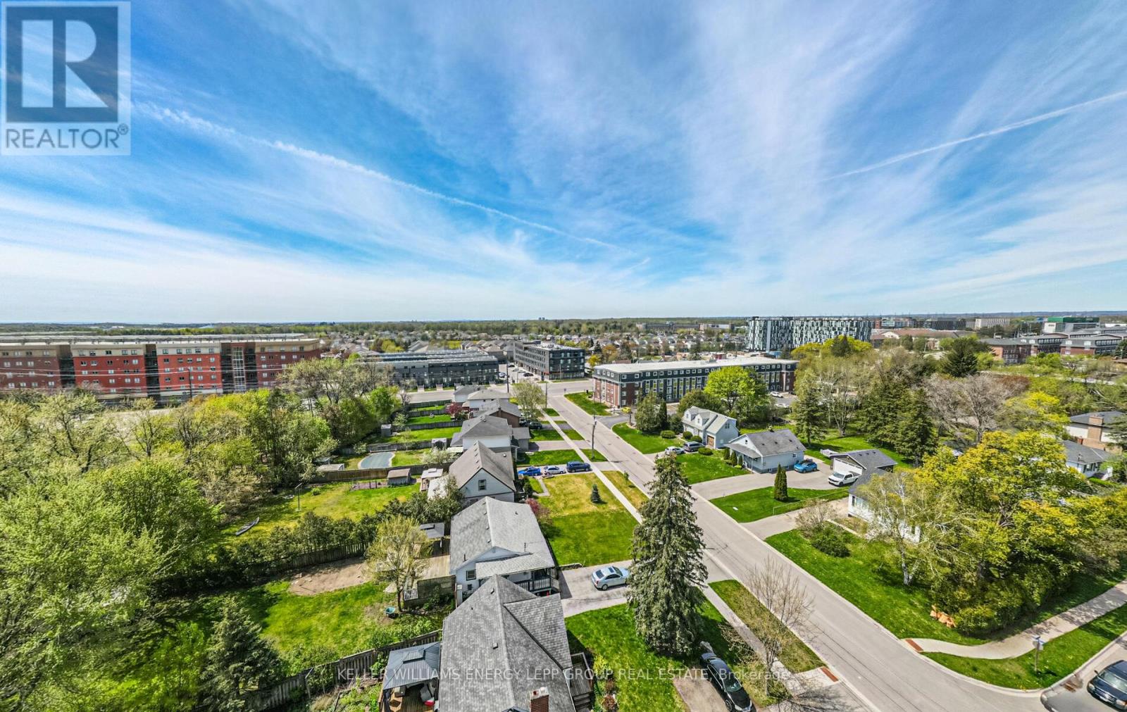 21 Eastwood Ave N, Oshawa, ON L1G 3Y6