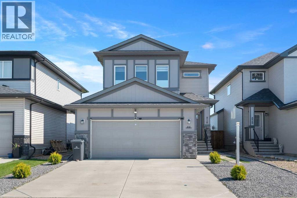 818 Hampshire Cres NE, High River, AB T1V 0E4
