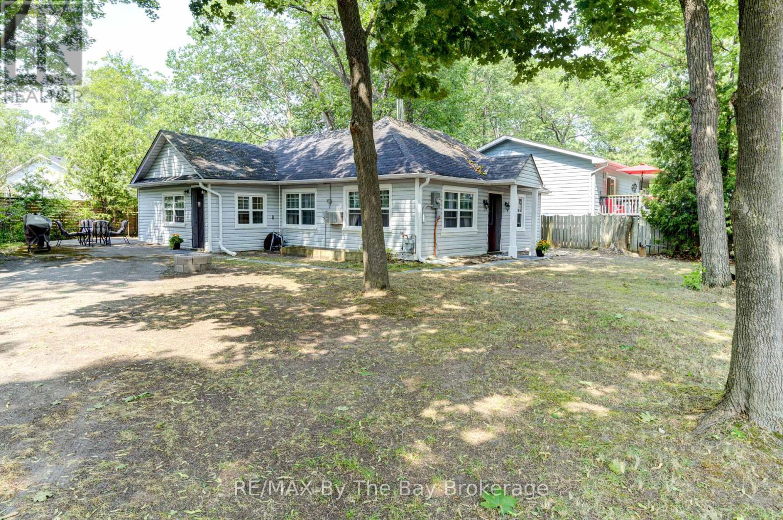 110 24th Street North, Wasaga Beach, ON L9Z 2E7