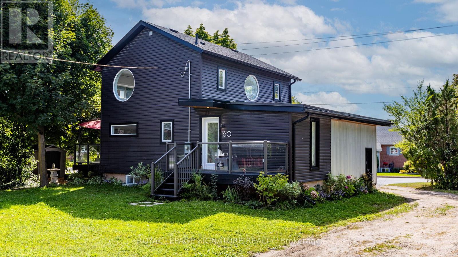 160 Duckworth St, Barrie, ON L4M 3W4