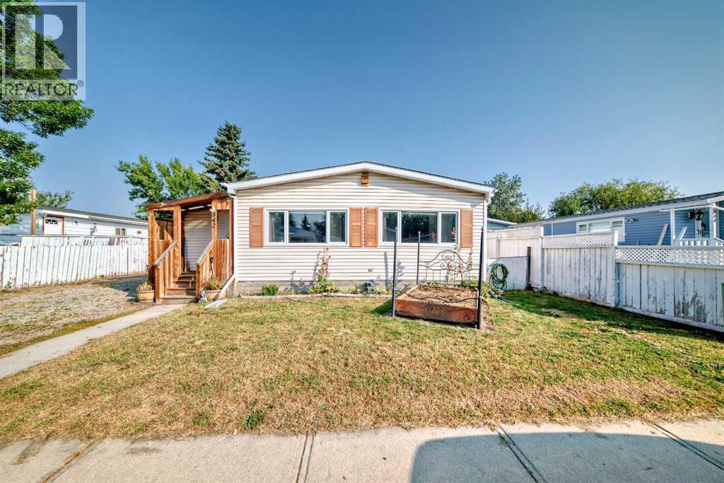 842 Briarwood Rd, Strathmore, AB T1P 1E8