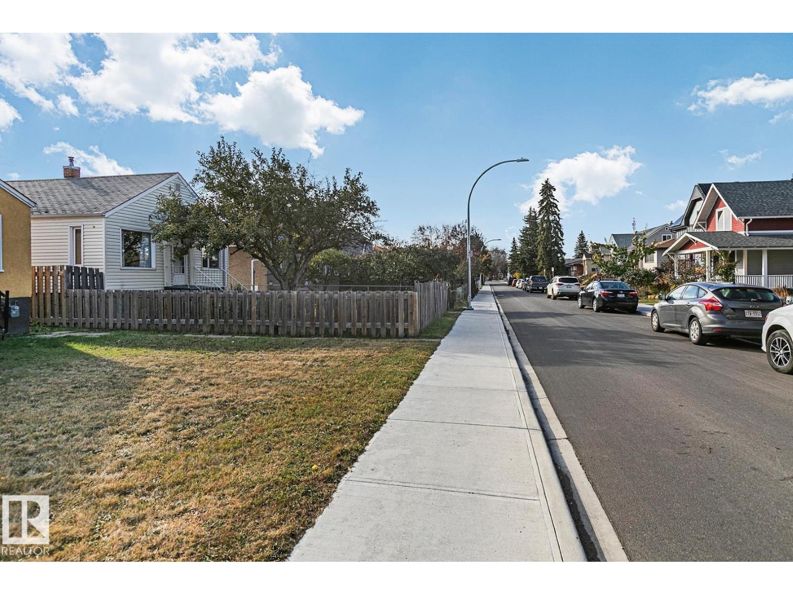 110 Av Nw Unit 9221, Edmonton, AB T5H 1H2