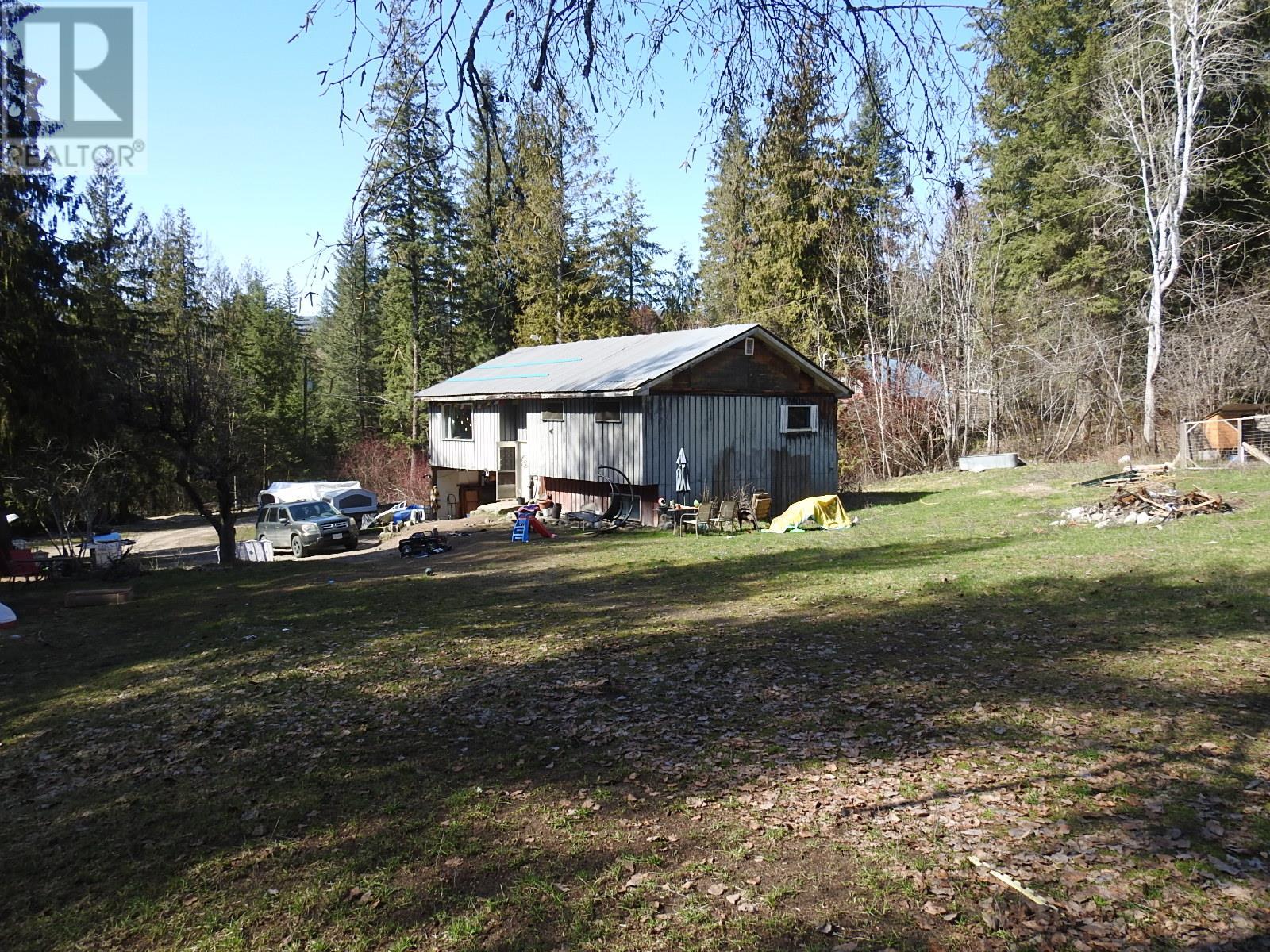 50 E Poirier Rd, Mara, BC V0E 2K0