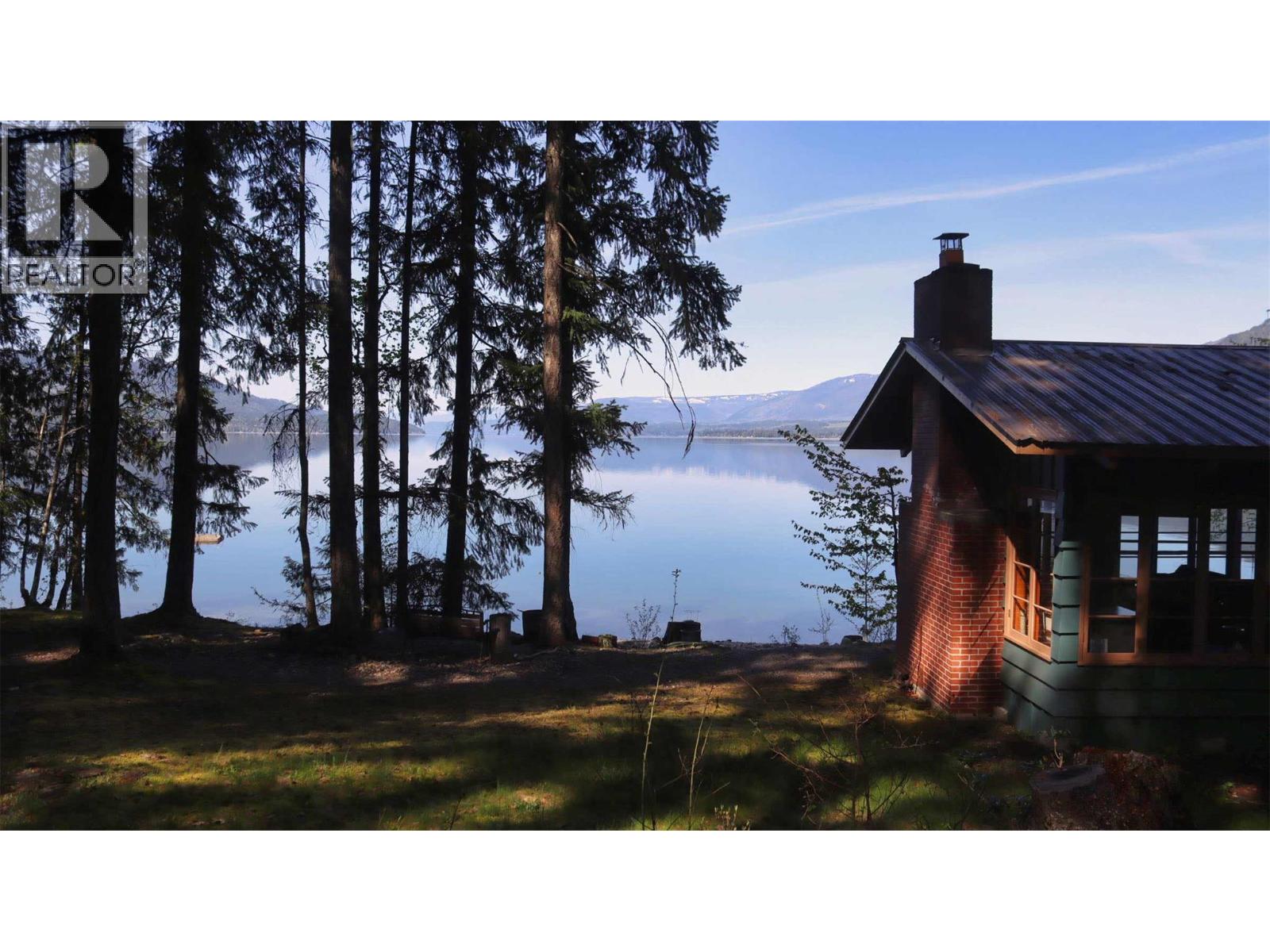6111 6135 Eagle Bay Rd, Eagle Bay, BC V0E 1T0