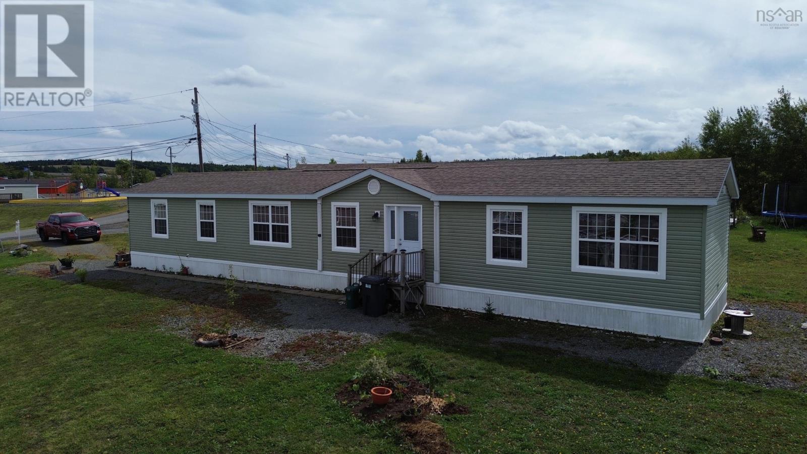 30 Red Maple Dr, Lower South River, NS B2G 0J5