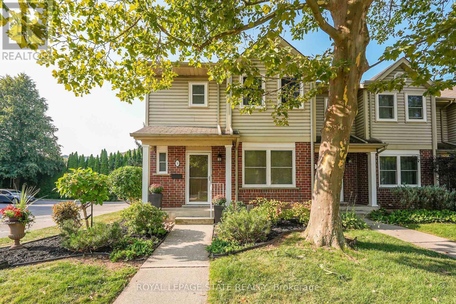 9 55 Kerman Ave, Grimsby, ON L3M 5G2