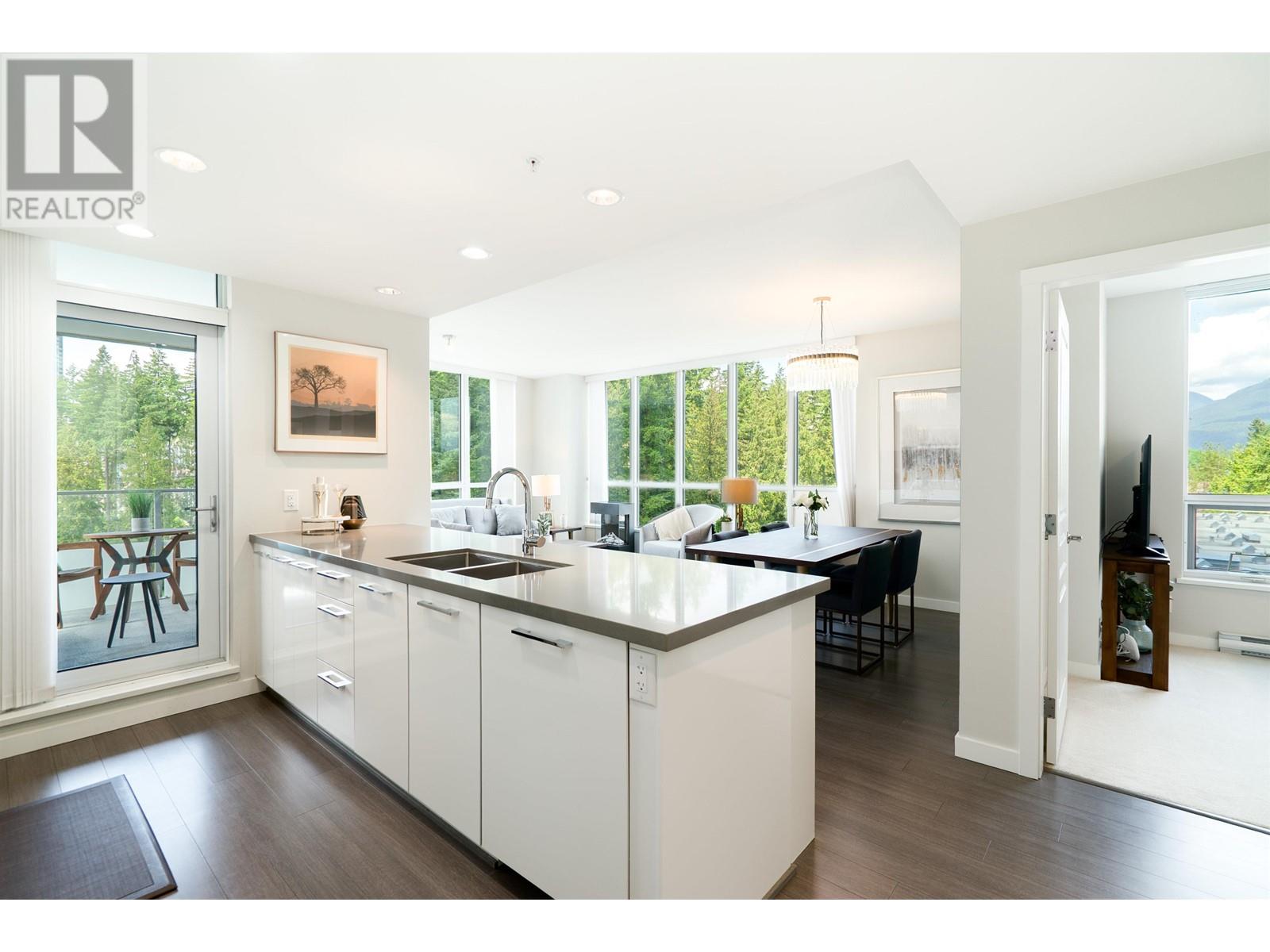 3093 Windsor Gate Unit 808, Coquitlam, BC V3B 0N2