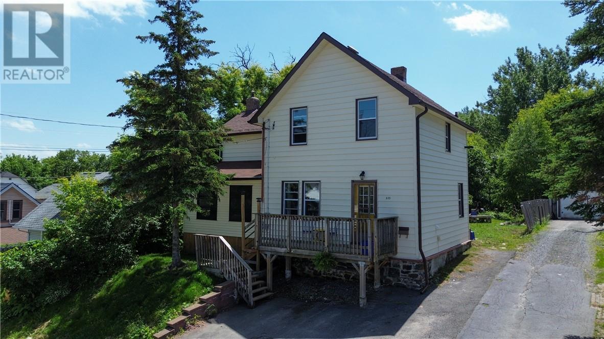 335 Poplar St, Sudbury, ON P3C 2C4