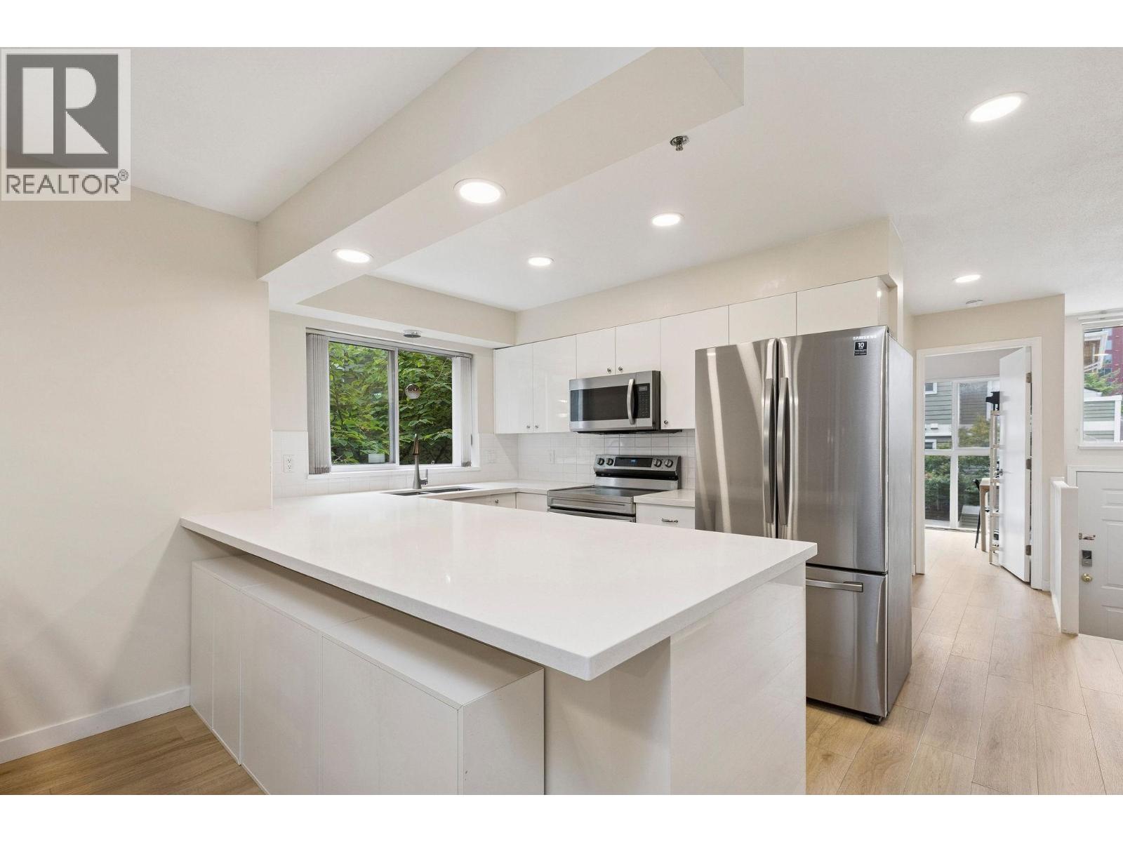 3379 Fieldstone Ave, Vancouver, BC V5S 4R9
