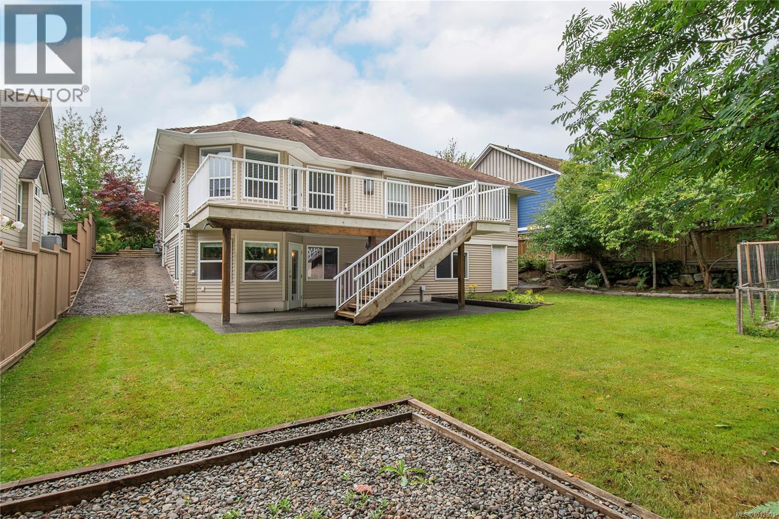 228 Maryland Rd, Campbell River, BC V9W 8H5