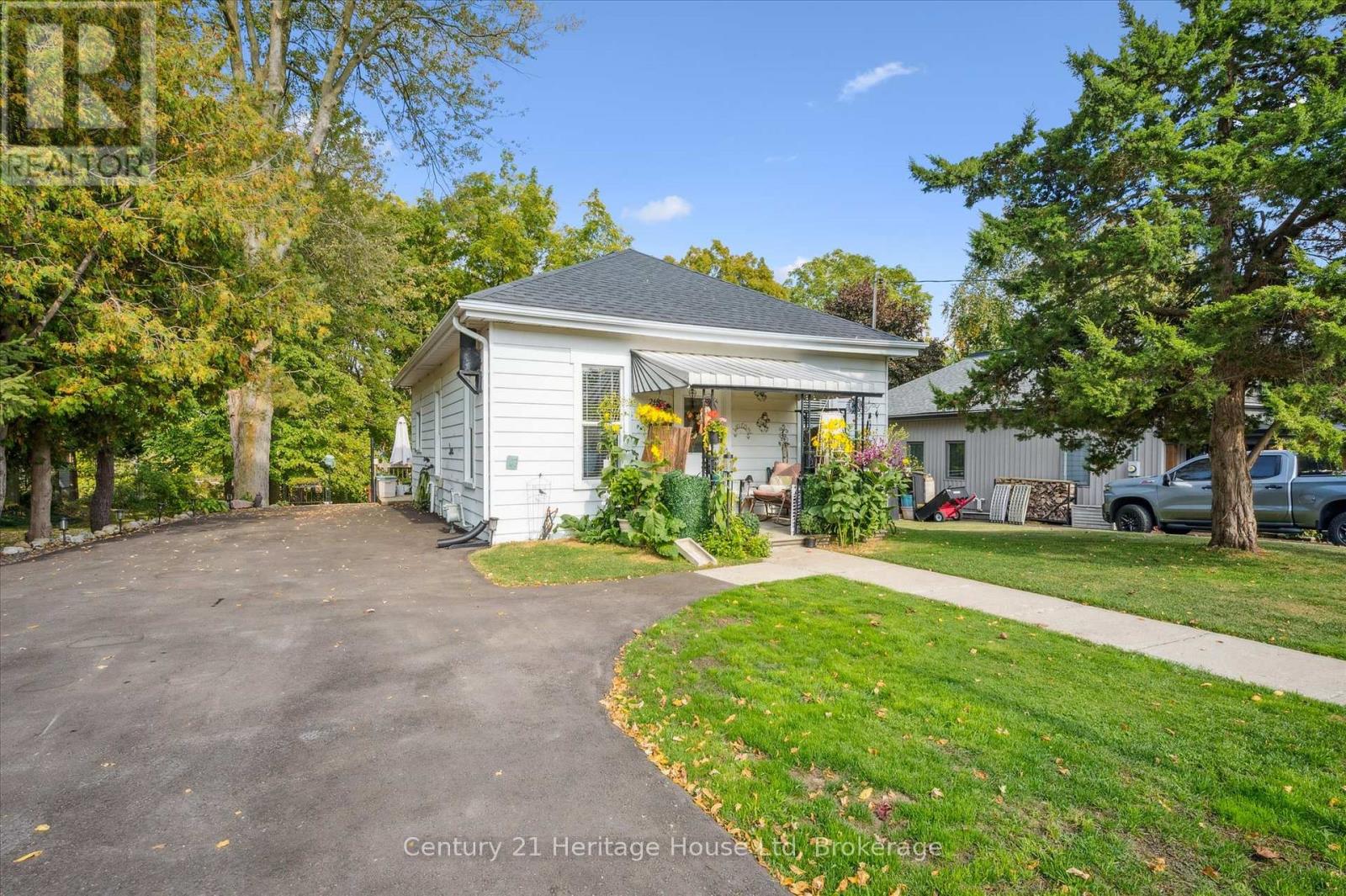 246 Thames St N, Ingersoll, ON N5C 3E4