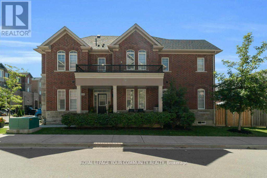 258 Harding Park St, Newmarket Glenway Estates, ON L3Y 0E1