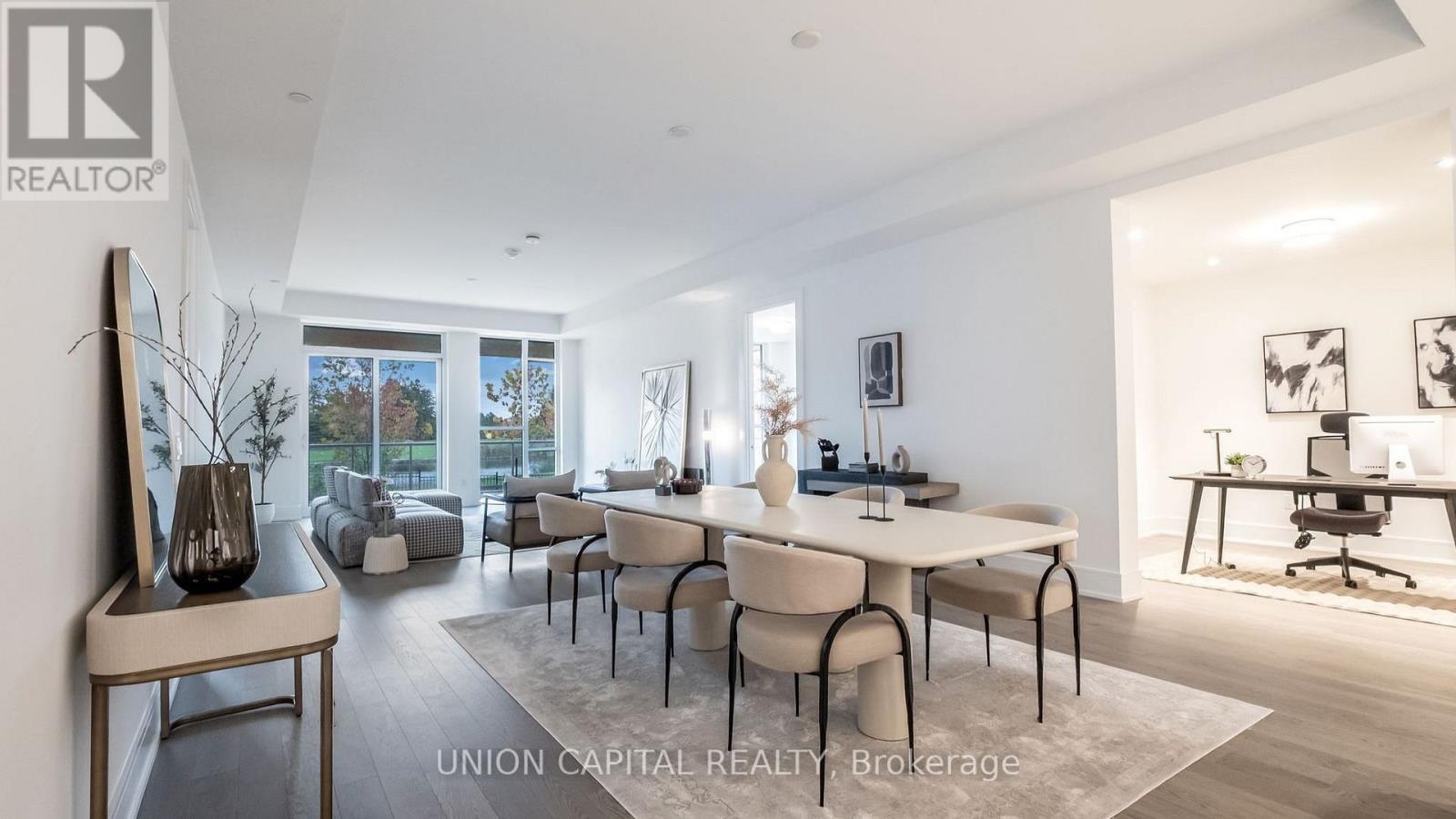 19 399 Royal Orchard Blvd, Markham, ON L3T 4Y9