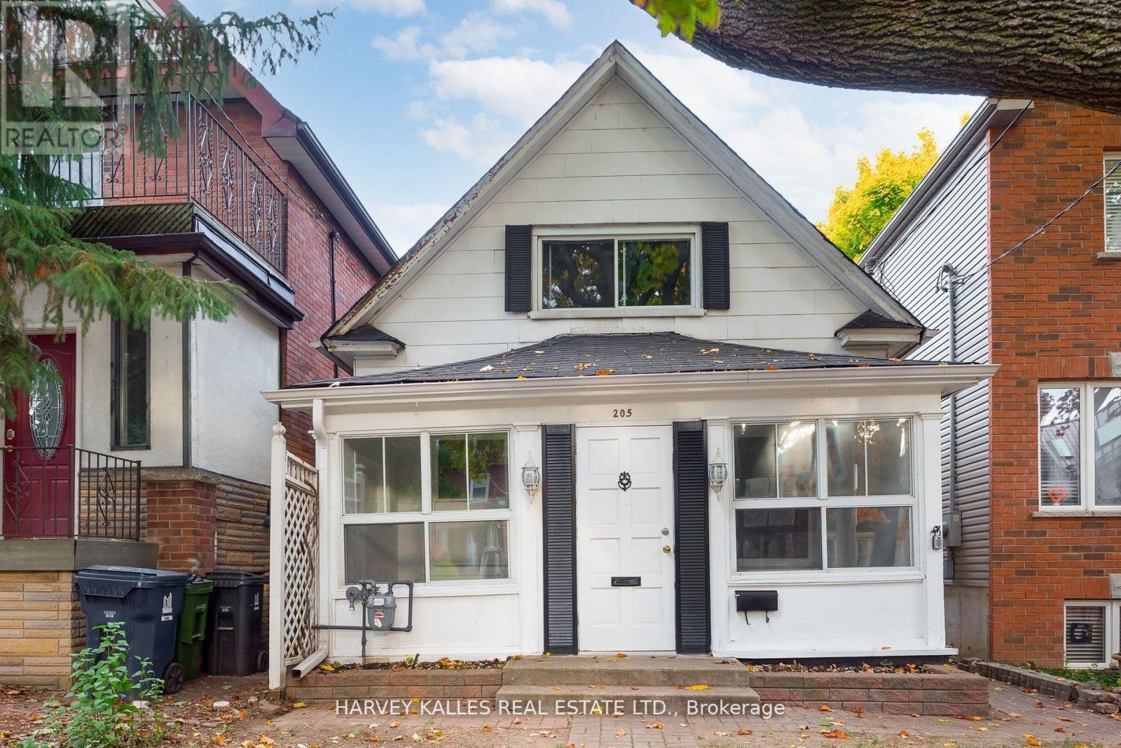 205 Wychwood Ave, Toronto, ON M6C 2T5