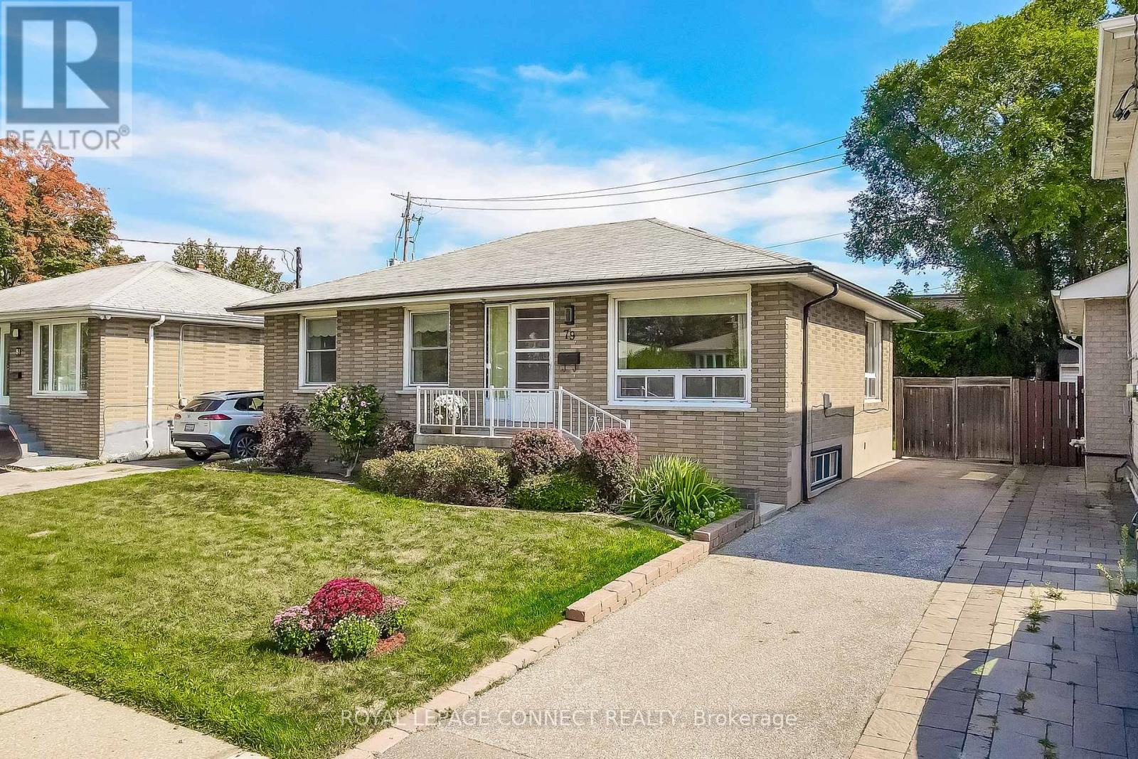 79 Greenock Ave, Toronto, ON M1G 3A2