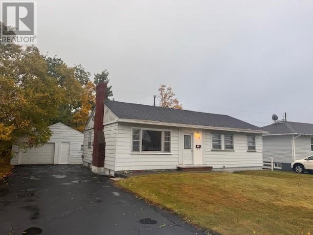 14 Medcalf St, Gander, NL A1V 1S1