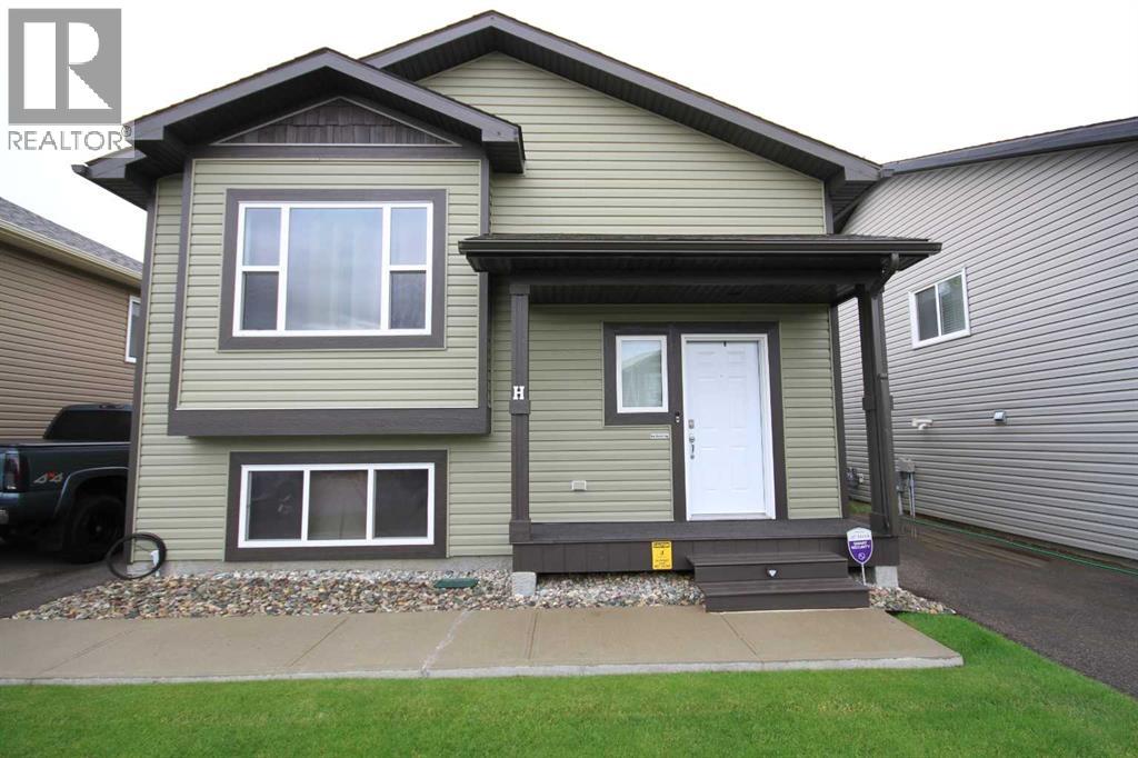 5609 43 Street #h, Taber, AB T1G 0A8