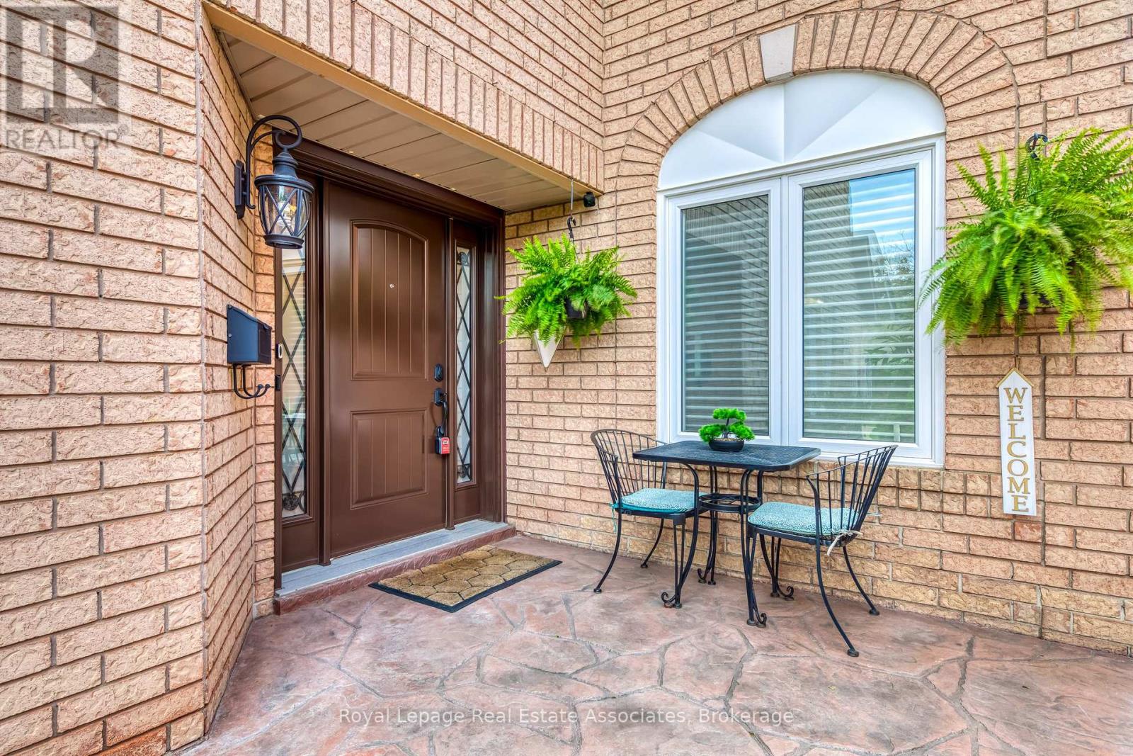 516 Ravenstone Ct, Mississauga Hurontario, ON L5R 3J4