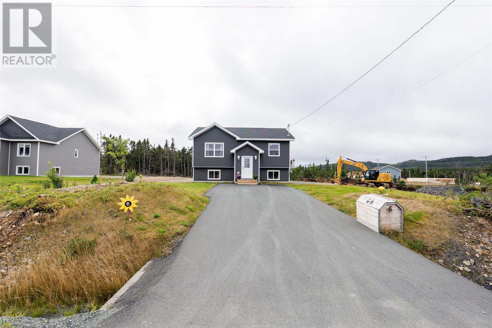 6 Spruce Grove Pl, Pouch Cove, NL A0A 3L0