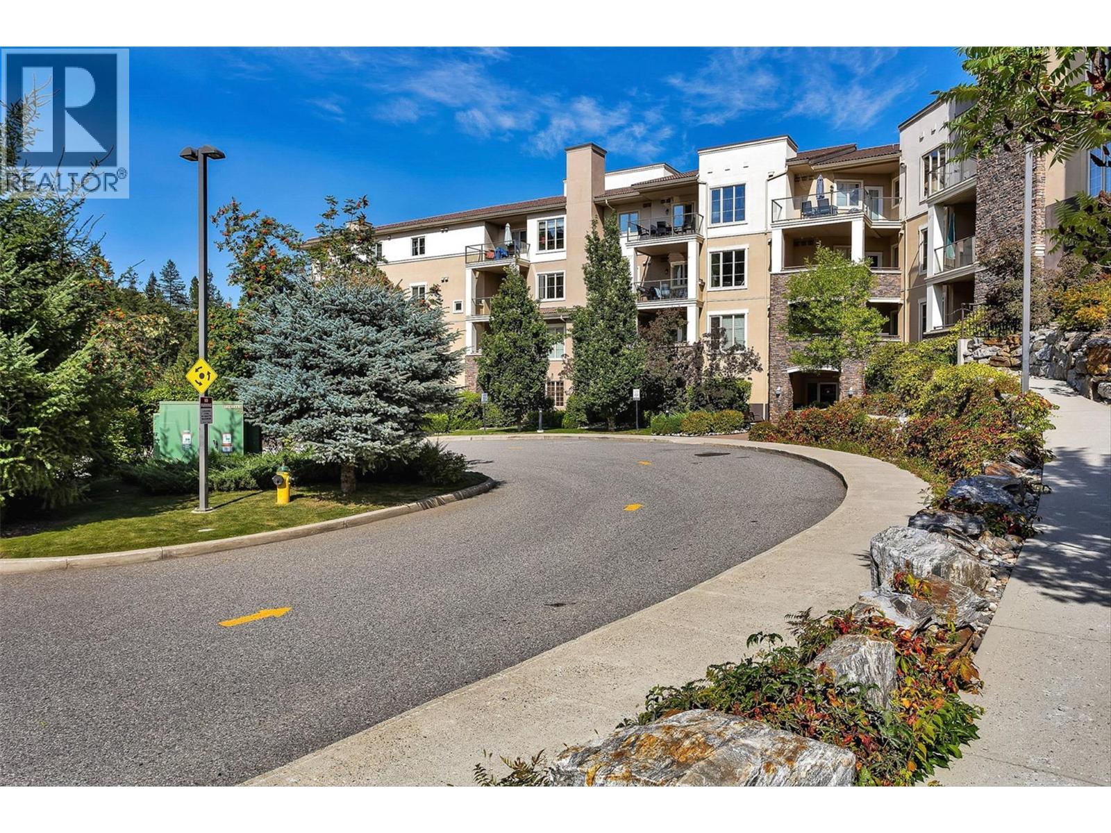 1875 Country Club Drive Unit 1105, Kelowna, BC V1V 2W6