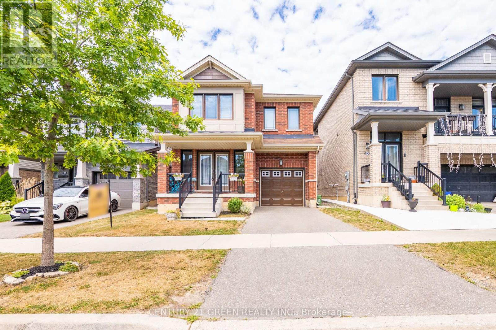 22 Scarletwood St, Hamilton, ON L8J 0K8