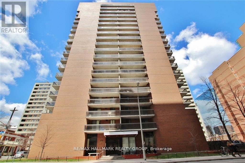 208 475 Laurier Ave W, Ottawa, ON K1R 7X1