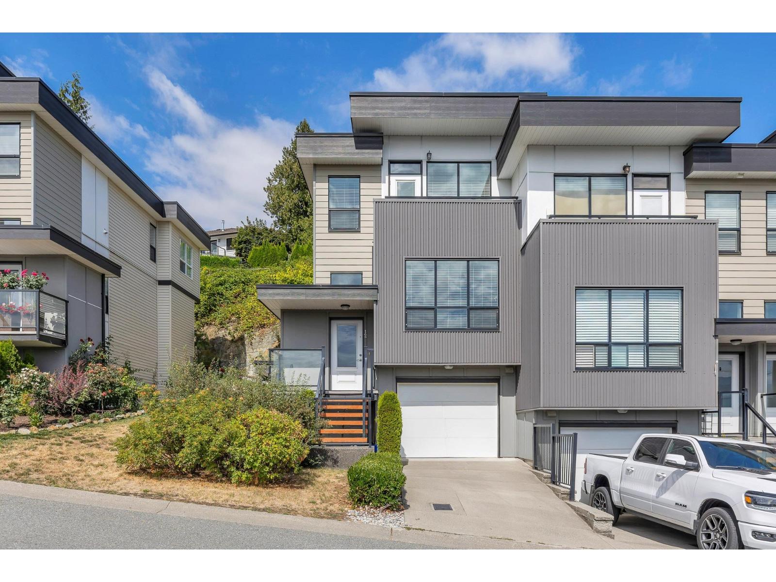 36099 Waterleaf Place Unit 12, Abbotsford, BC V3G 0G5