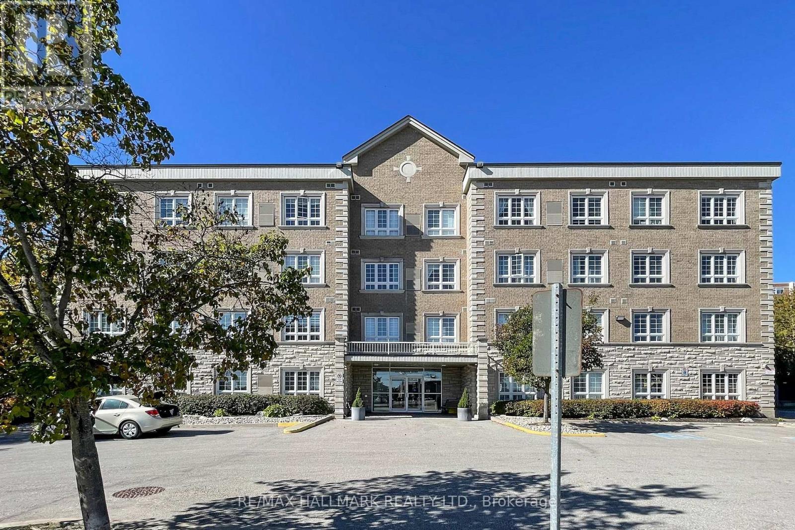 112 Simcoe Rd, Bradford West Gwillimbury, ON L3Z 1Y2