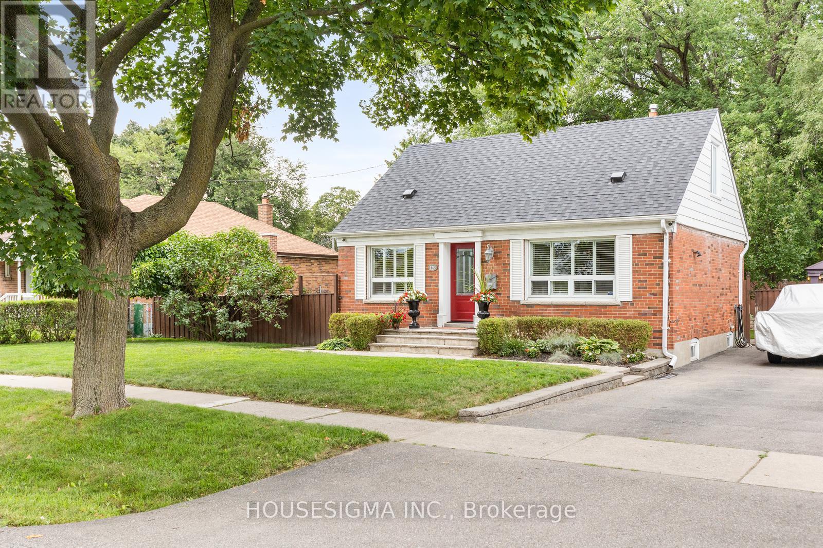 129 Edgecroft Rd, Toronto, ON M8Z 2C2