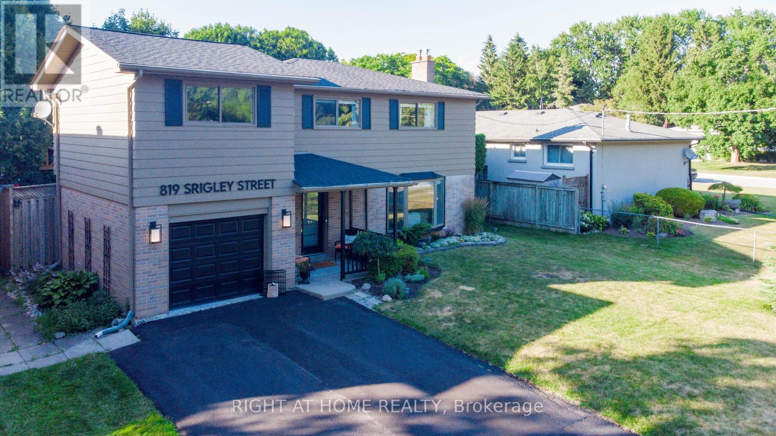 819 Srigley St, Newmarket, ON L3Y 1X9