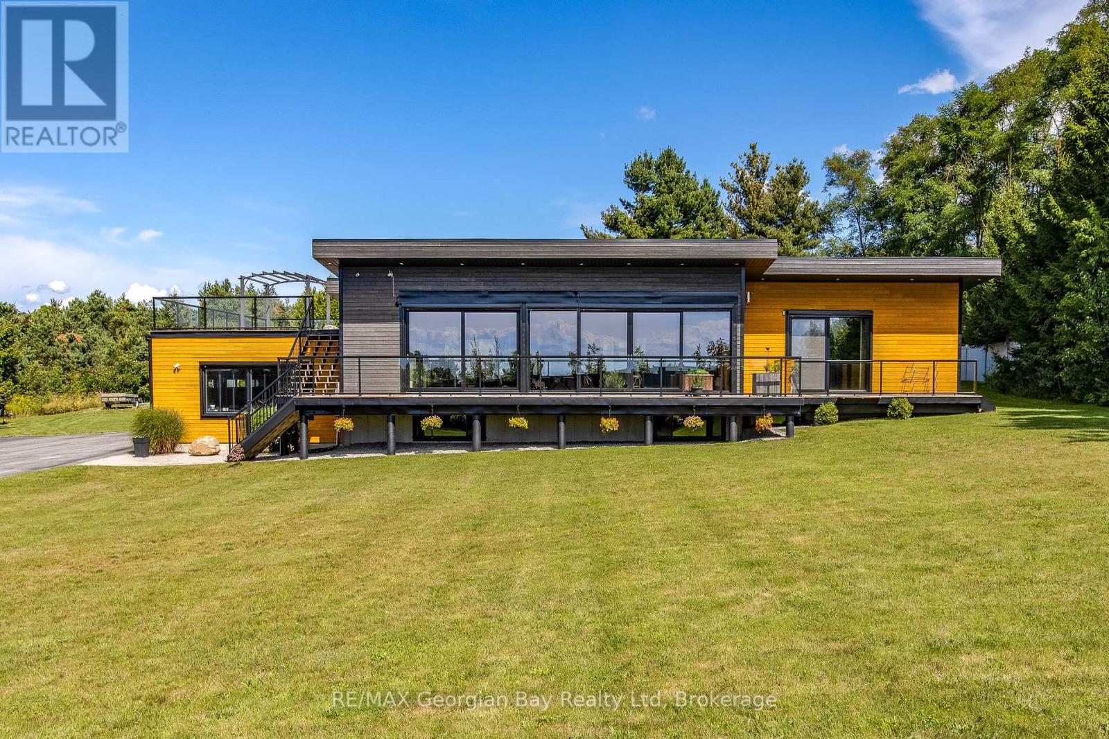 165 Wilson Rd, Tiny, ON L4R 4K4