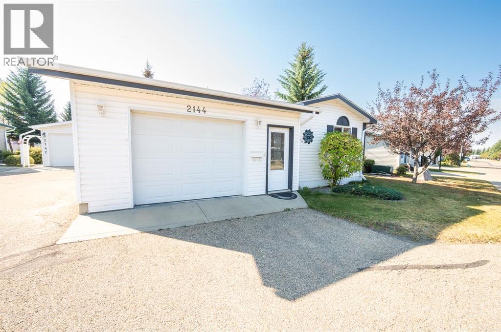 2144 Danielle Dr, Red Deer, AB T4R 2Z8