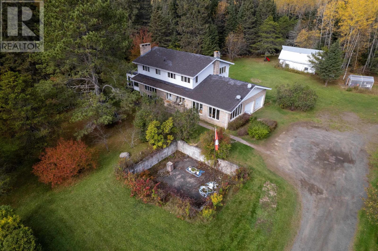 2642 Government Rd, Thunder Bay, ON P7G 1V5