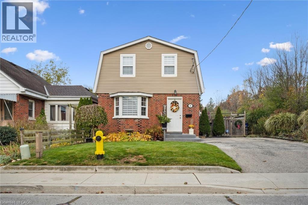 16 Martin Ave, Cambridge, ON N1R 3A4