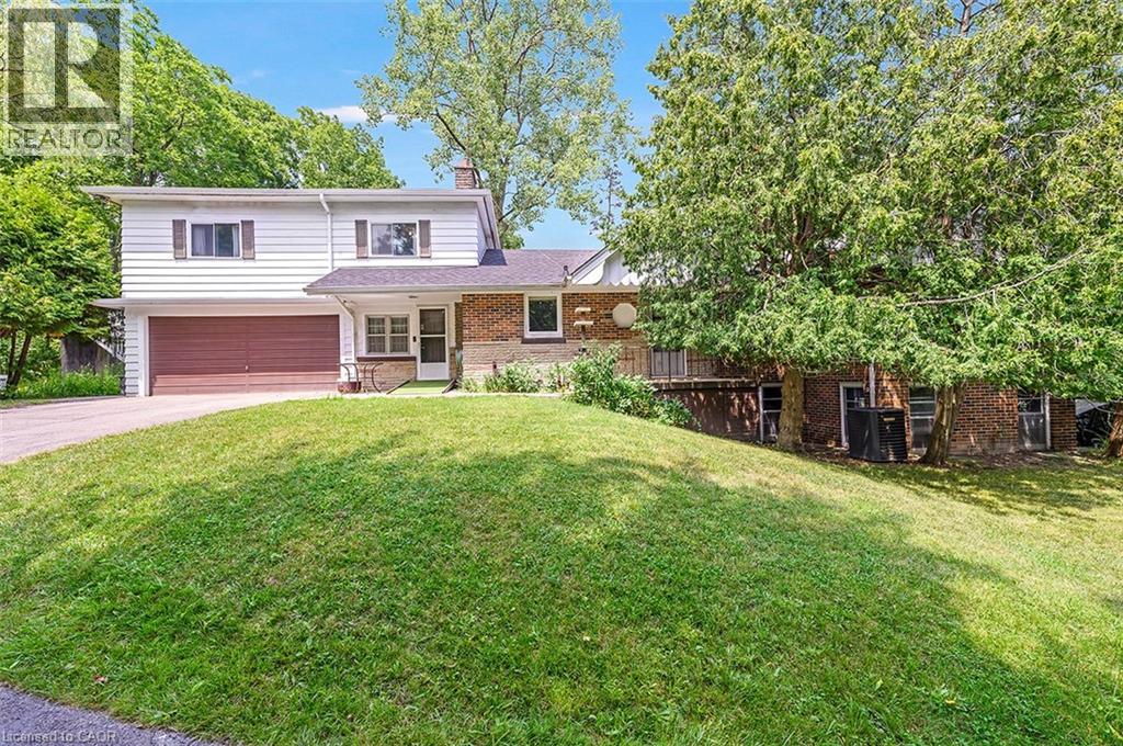 18 Sullivans Ln, Dundas, ON L9H 5N7