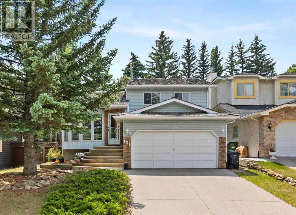 131 Stratton Cres SW, Calgary, AB T3H 1T7
