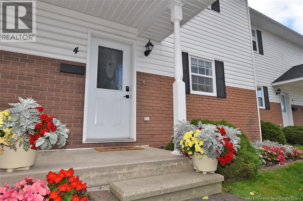175 Riverside Dr, Fredericton, NB E3A 6R1