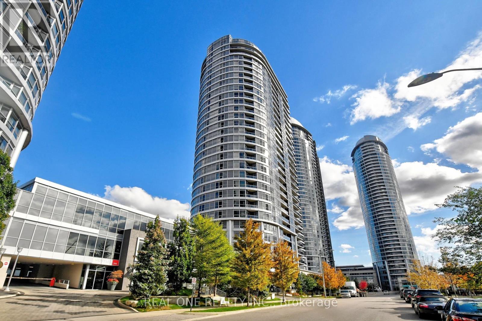 1008 151 Village Green Sq, Toronto, ON M1S 0K5