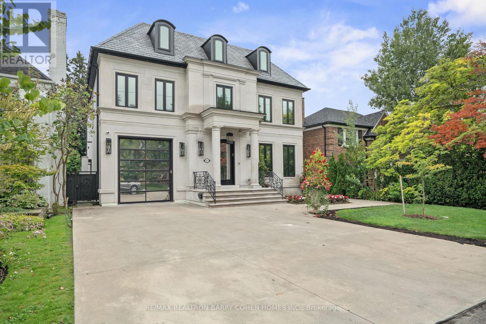 327 Cortleigh Blvd, Toronto, ON M5N 1R2