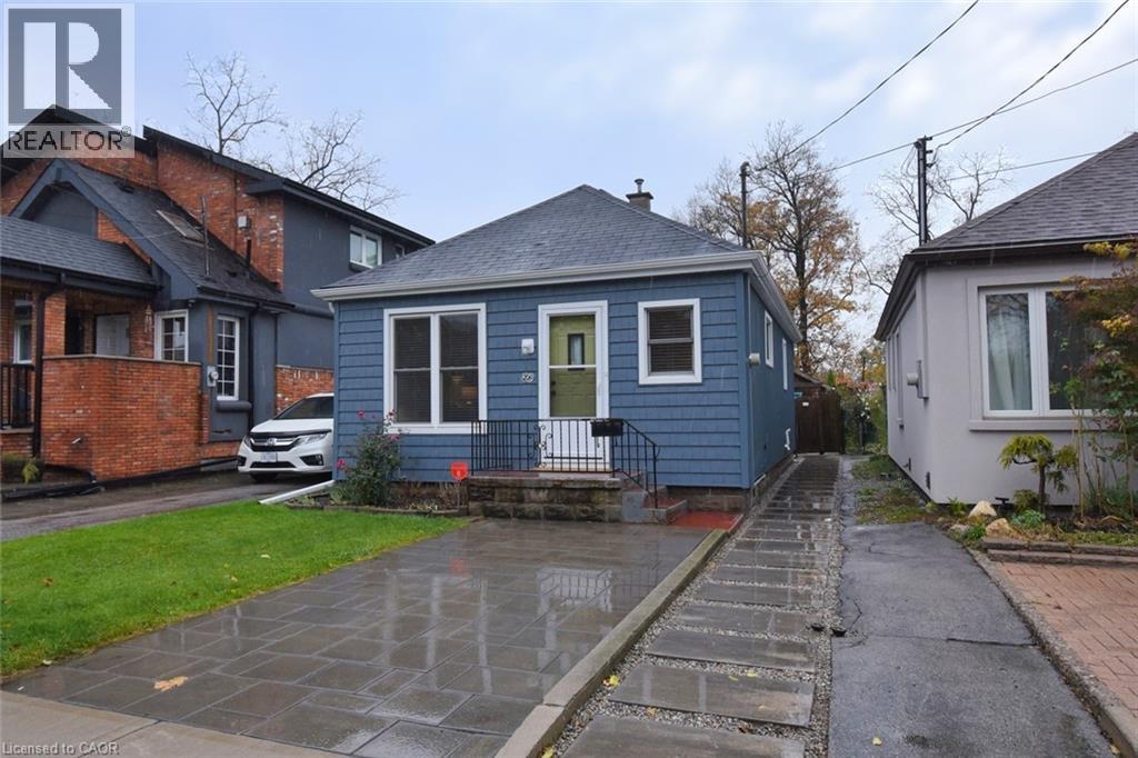 206 E 8th St, Hamilton, ON L9A 3L8