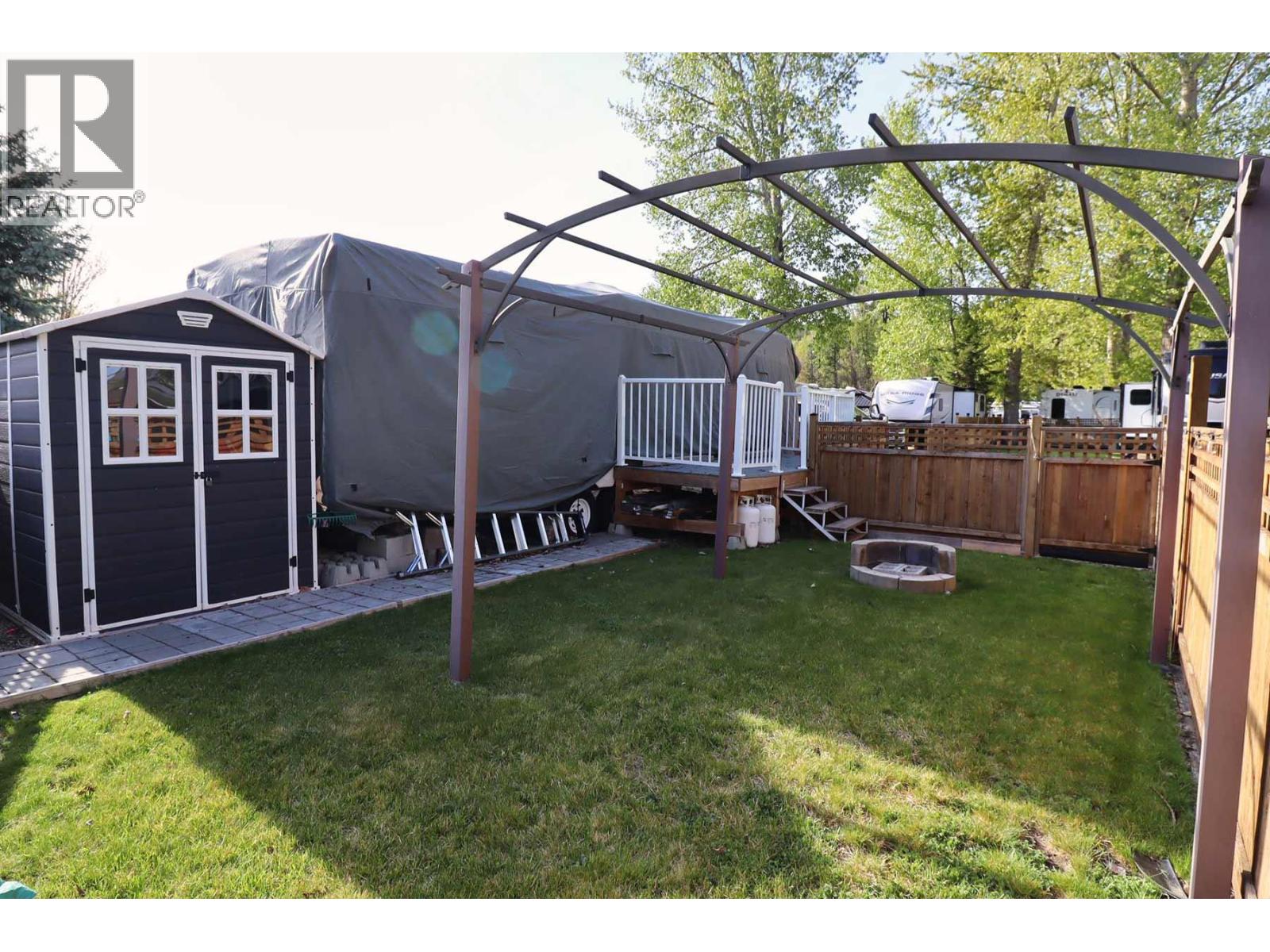 4 Heron Ln, Lee Creek, BC V0E 1M4