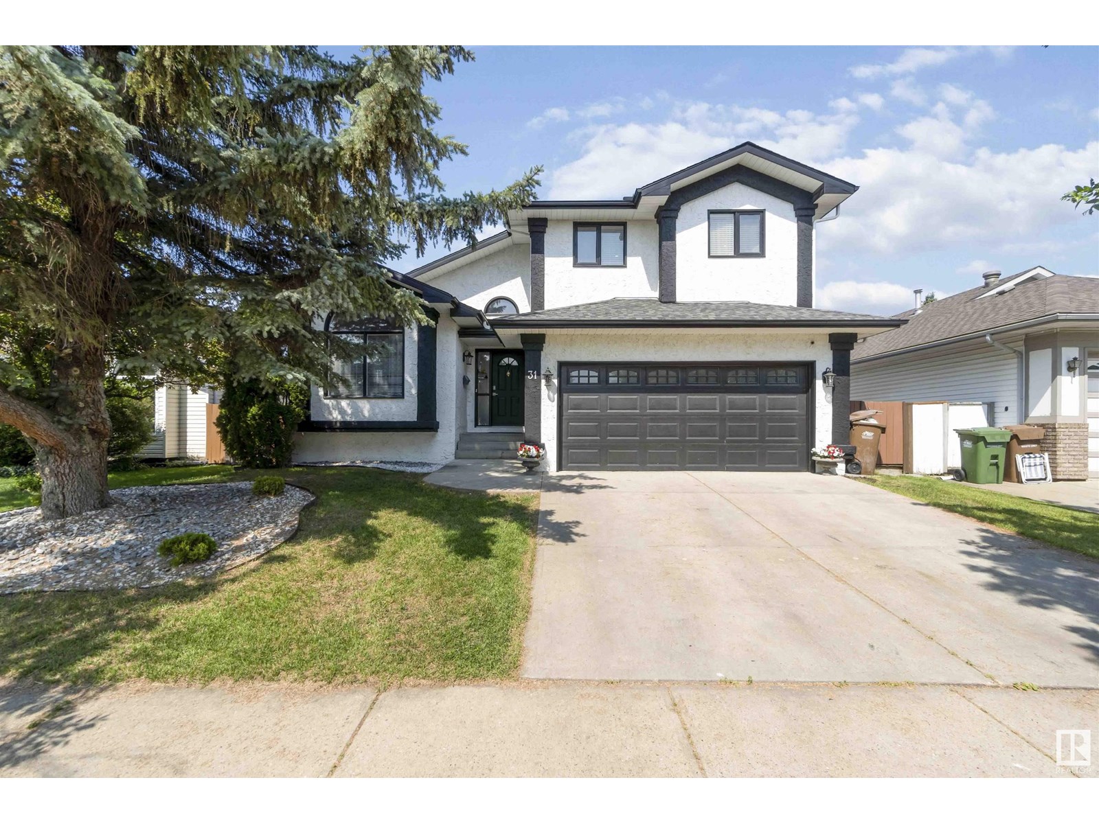 31 Deer Ridge Dr, St. Albert, AB T8N 5Y9