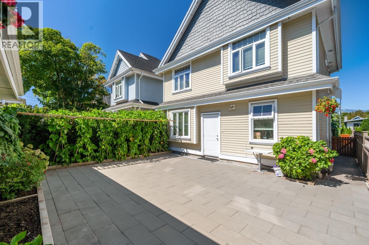 1178 E 12th Ave, Vancouver, BC V5T 2J9