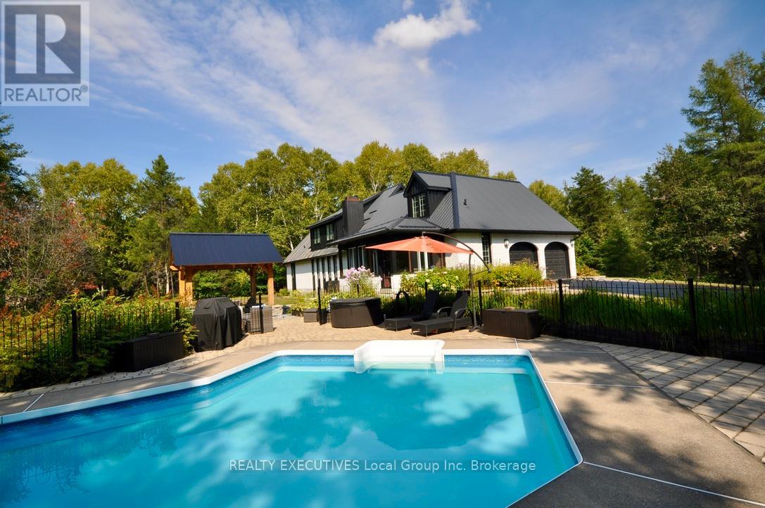 1 Springdale Dr, North Bay, ON P1B 8G2